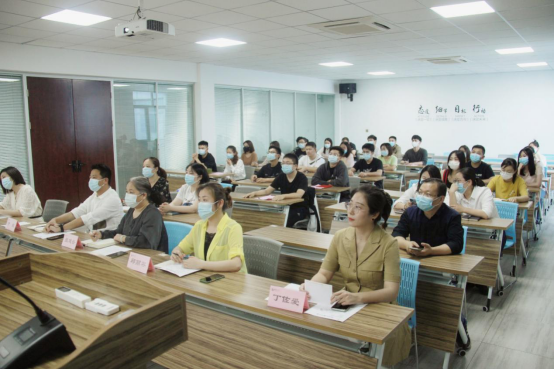 道德讲堂|“见贤思齐 吾辈自强 ”道德讲堂主题活动开讲啦！